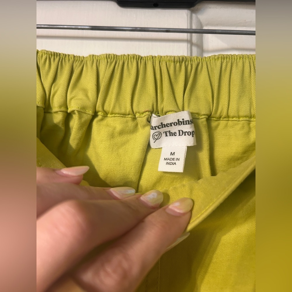 THE Drop Women's Chartruese Utility Mini Skirt Yellow Green Size Medium - Picture 3 of 7